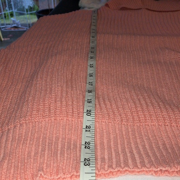 NEW FAVOURITE TURTLE NECK BNWT - Picture 5 of 9